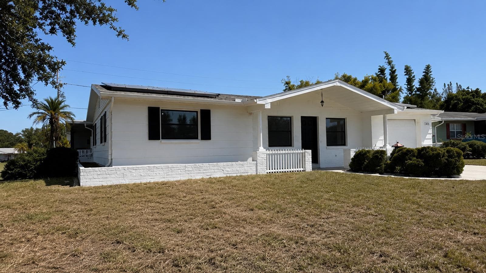3708 Holiday Lake Dr photo 2