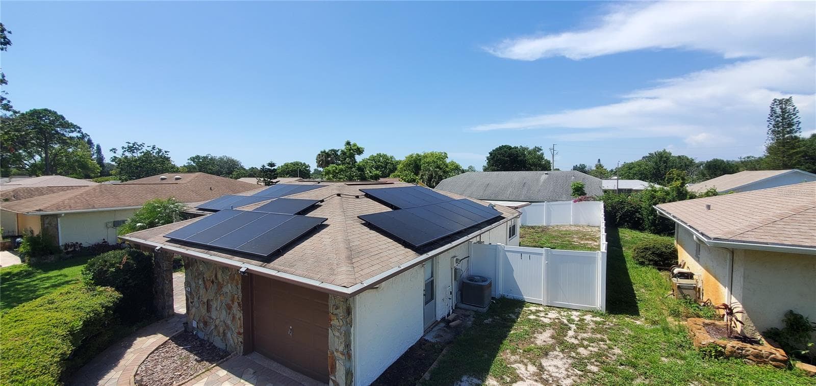 7438 Lake Forest Cir photo 2