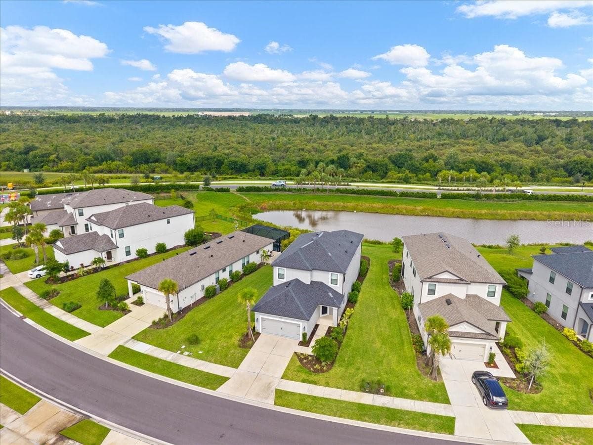 9016 Tequila Sunrise Dr photo 2