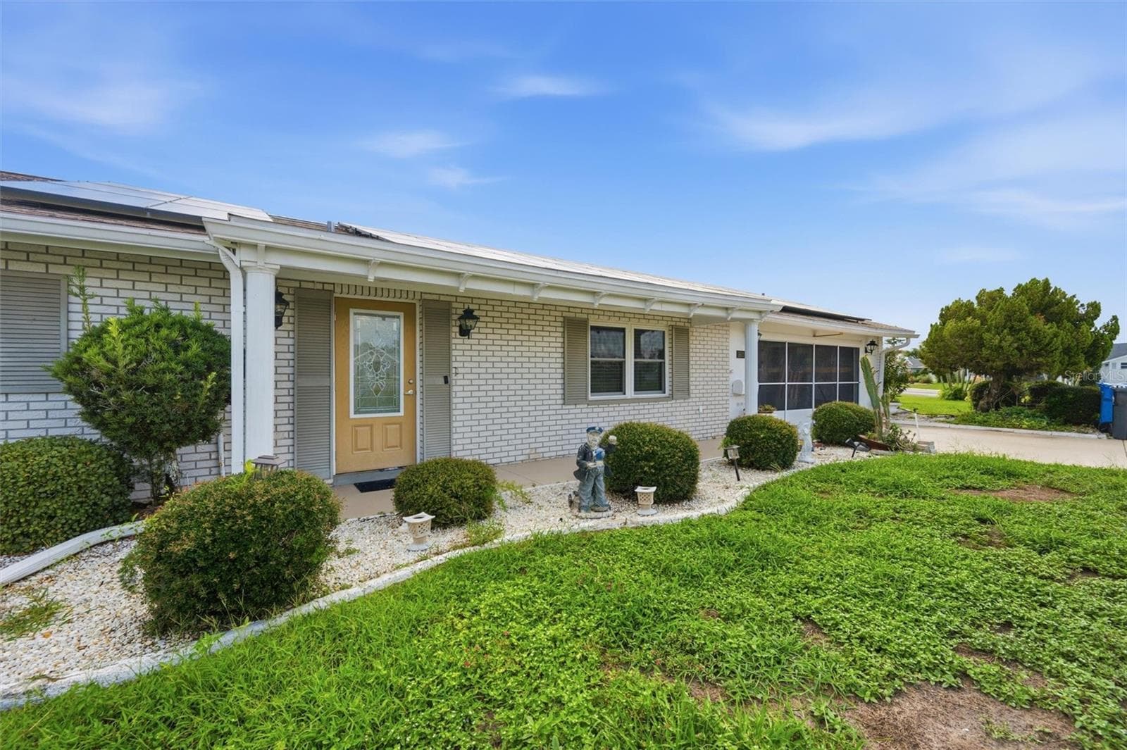 1811 Milford Cir photo 3