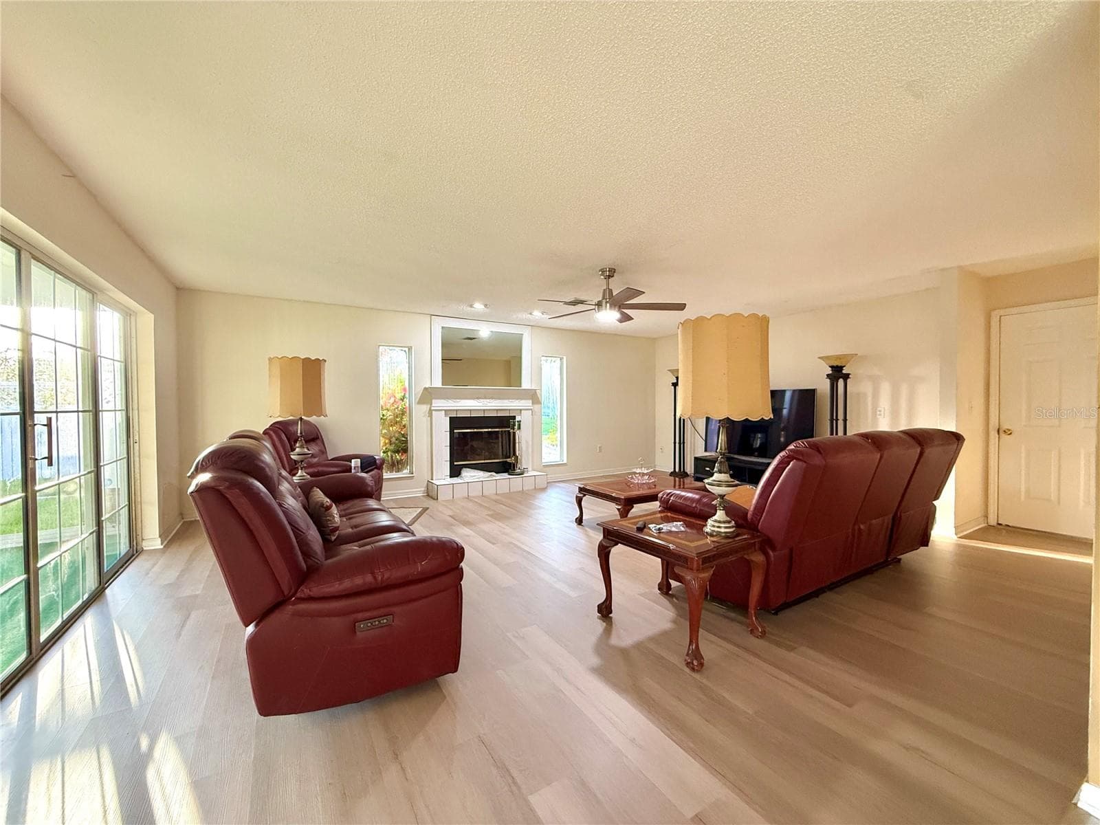 1702 Sunkissed Dr photo 5