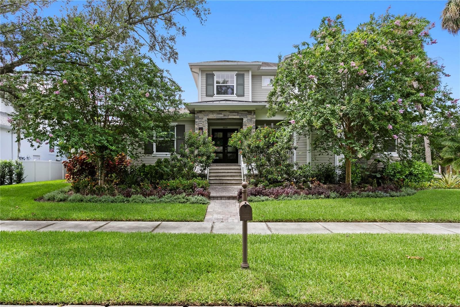 5016 W Evelyn Dr photo 2