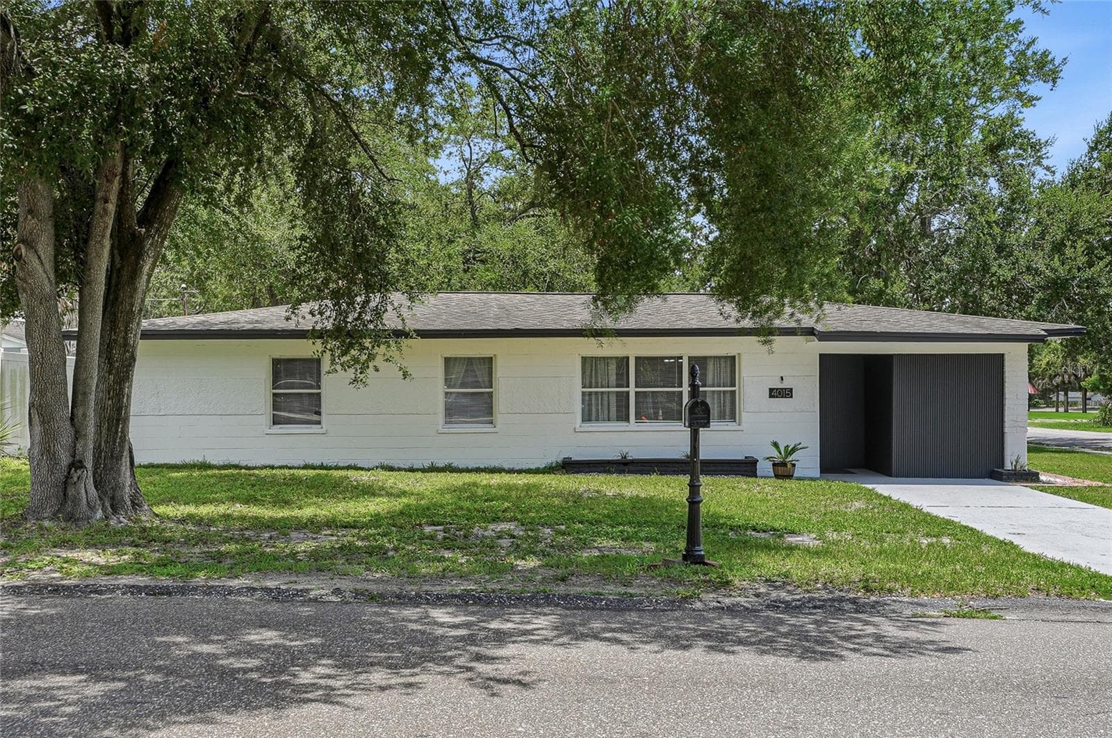4015 River Hills Dr photo 2
