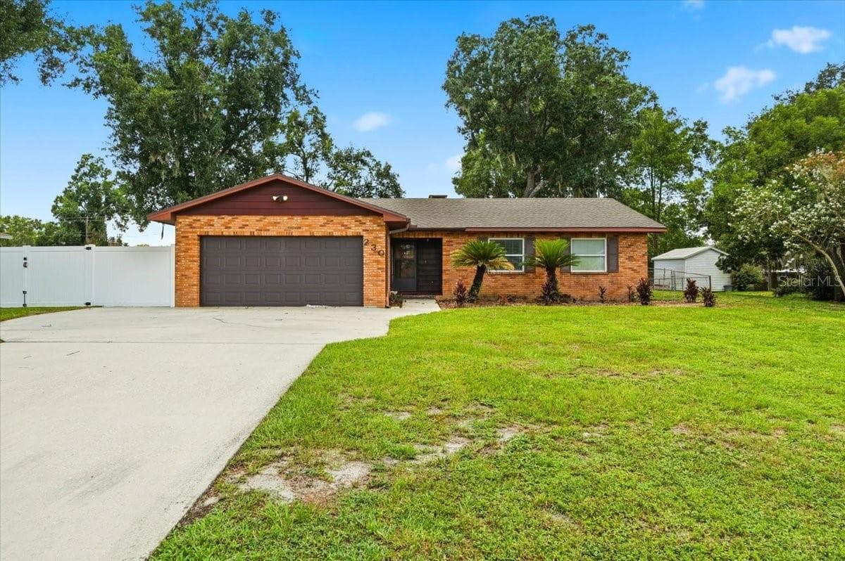230 Leitha Way photo 2