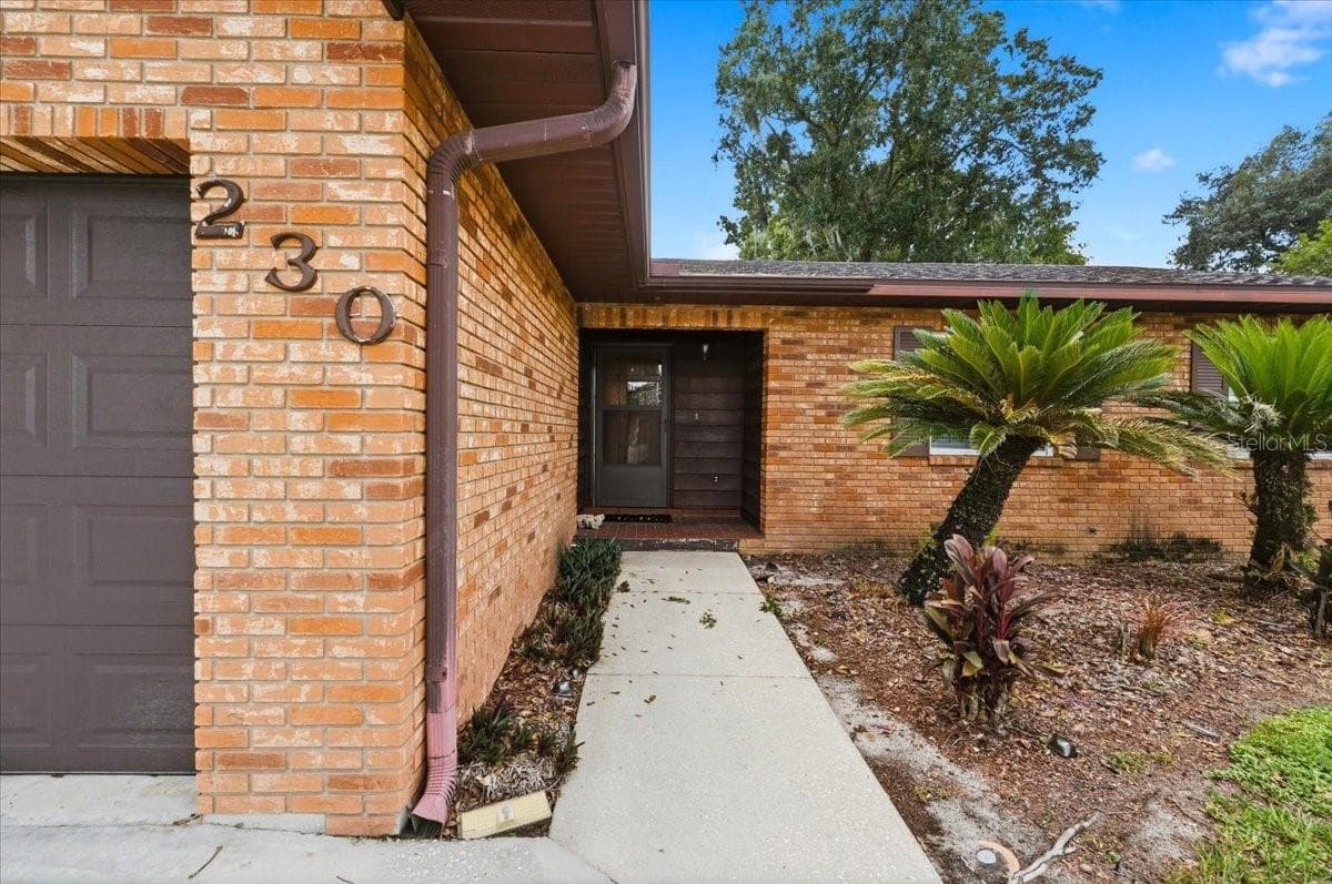 230 Leitha Way photo 5