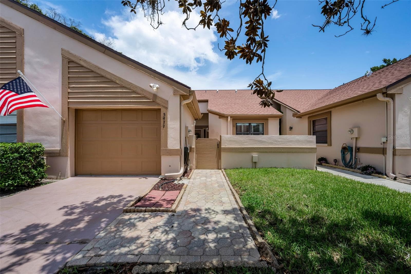 3477 Hillmoor Dr photo 3