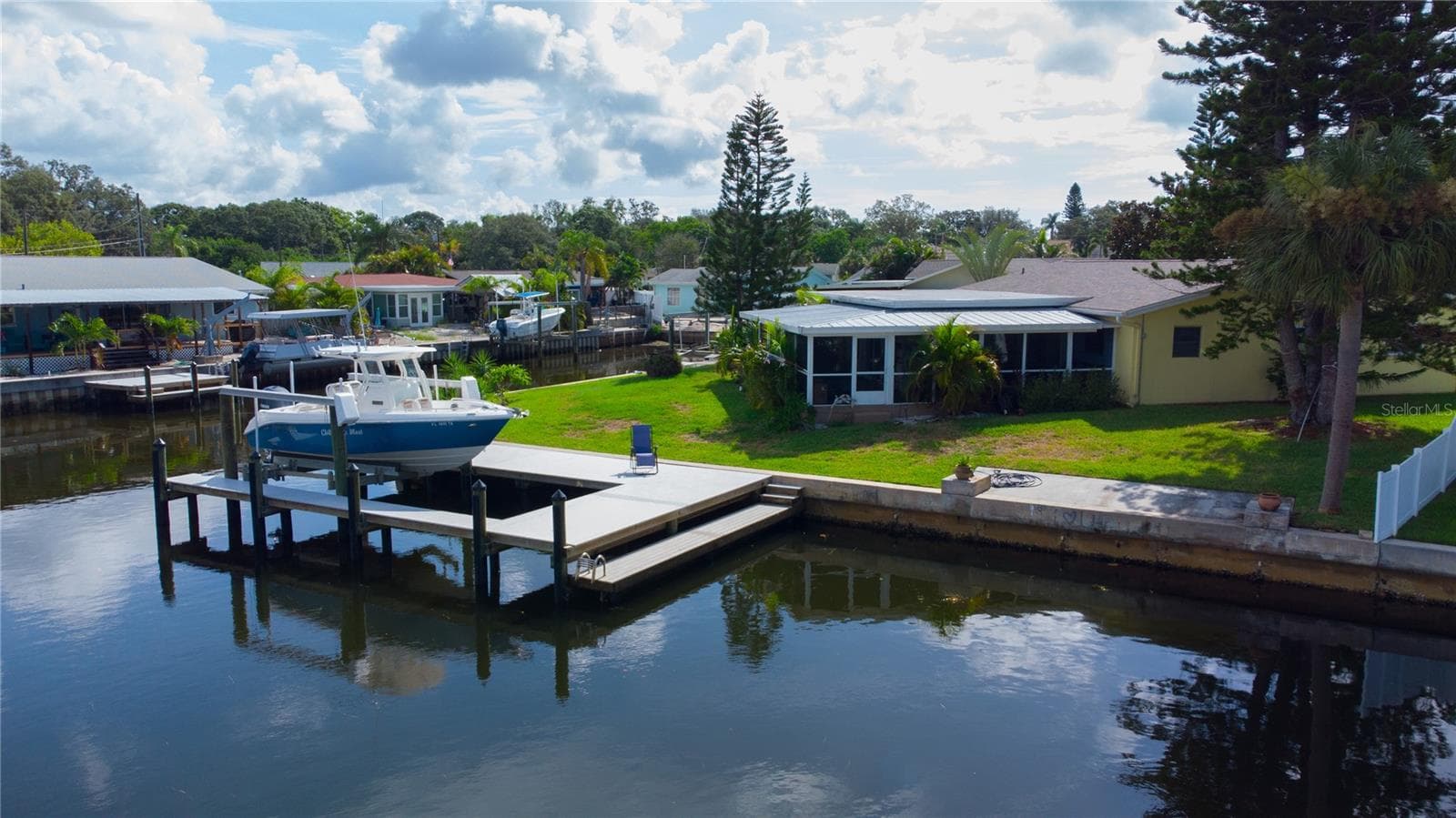 318 Circle Dr photo 5