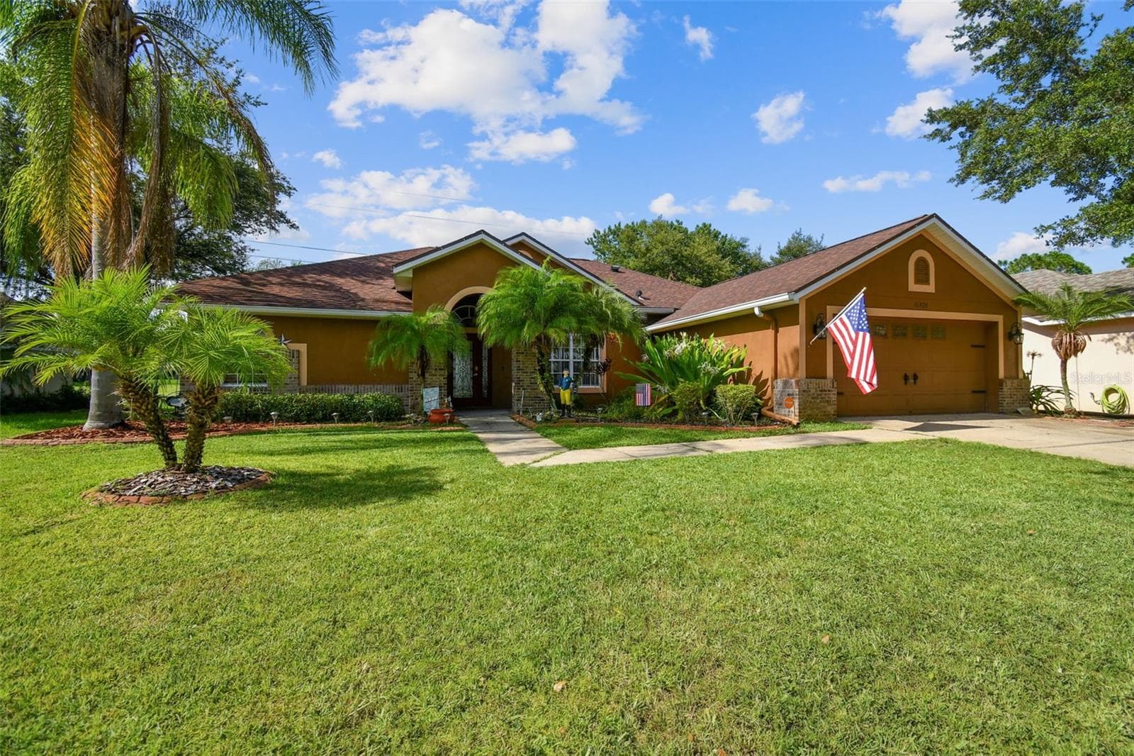 16920 Falconridge Rd photo 2