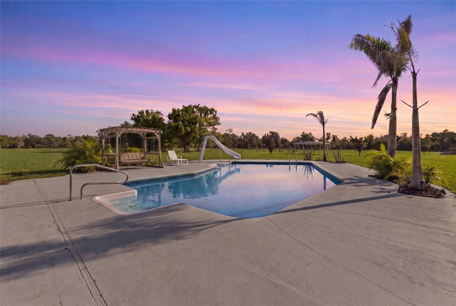 15710 Colding Loop photo 4
