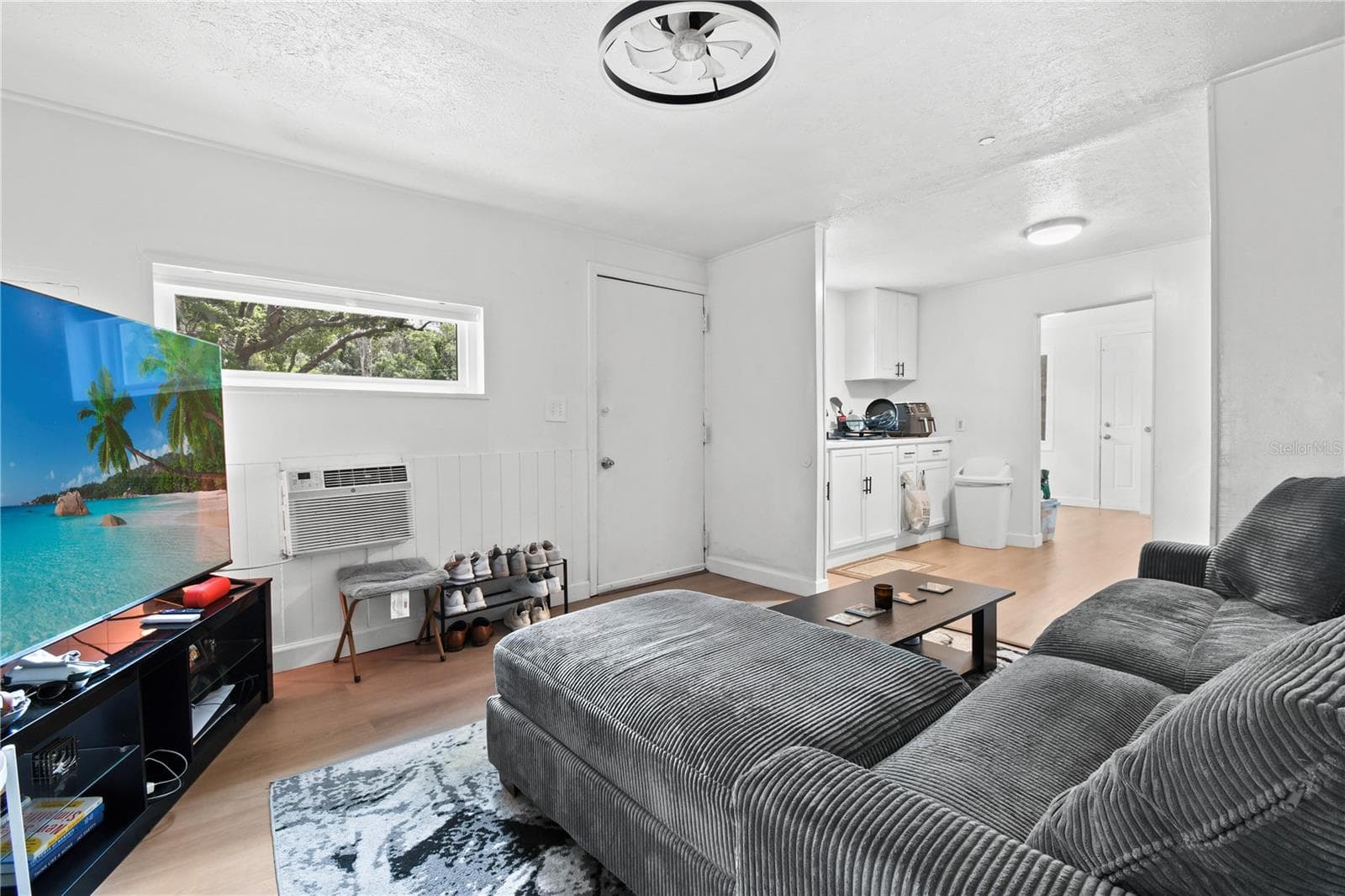 725 New York St photo 3