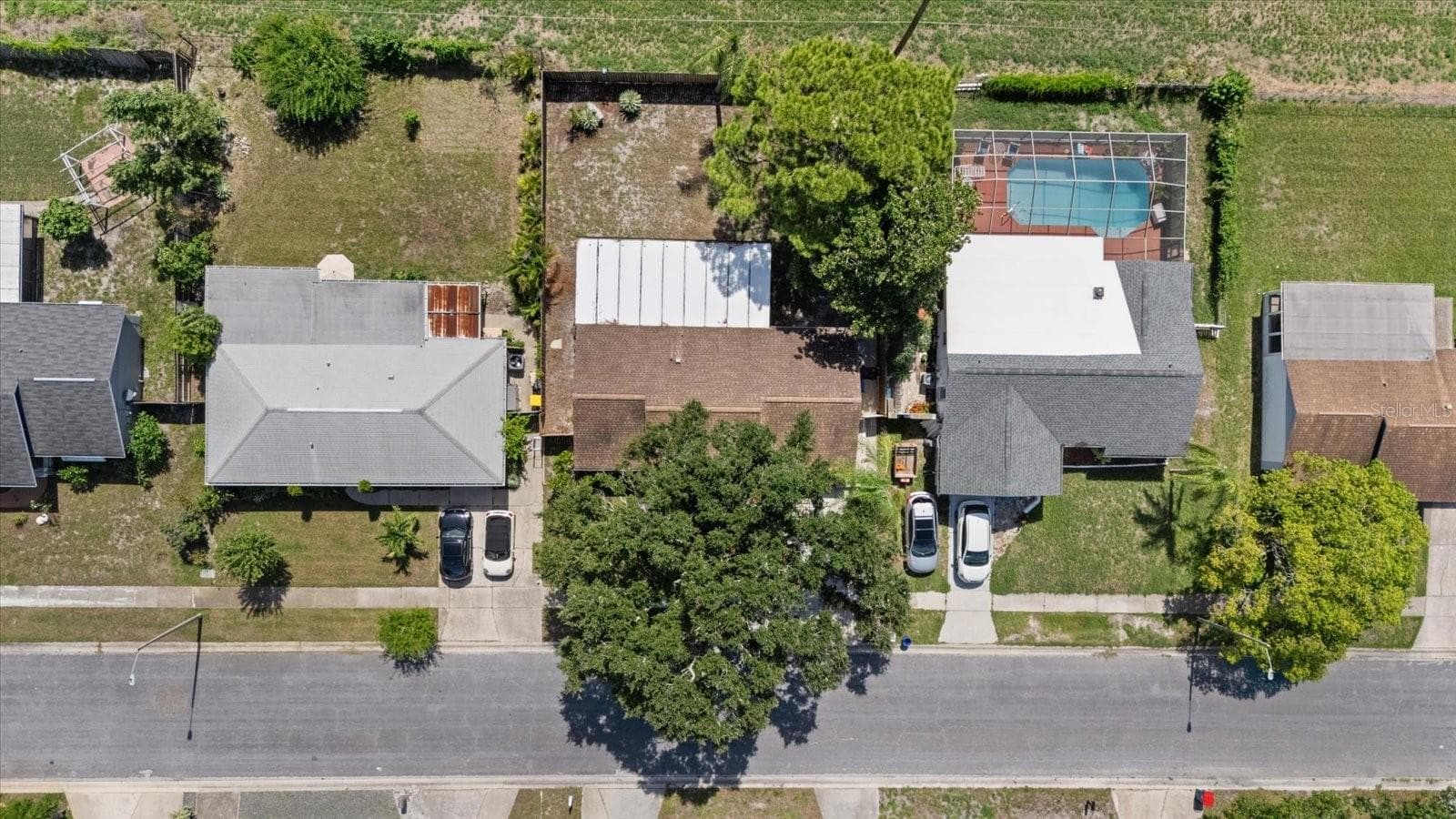 1310 Mandarin Dr photo 3