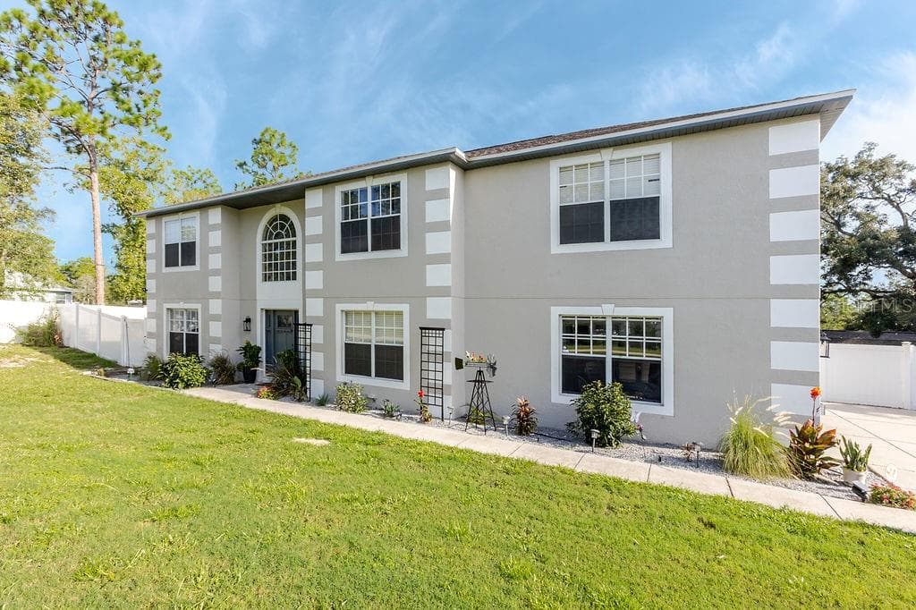 11083 Maybird Ave photo 2
