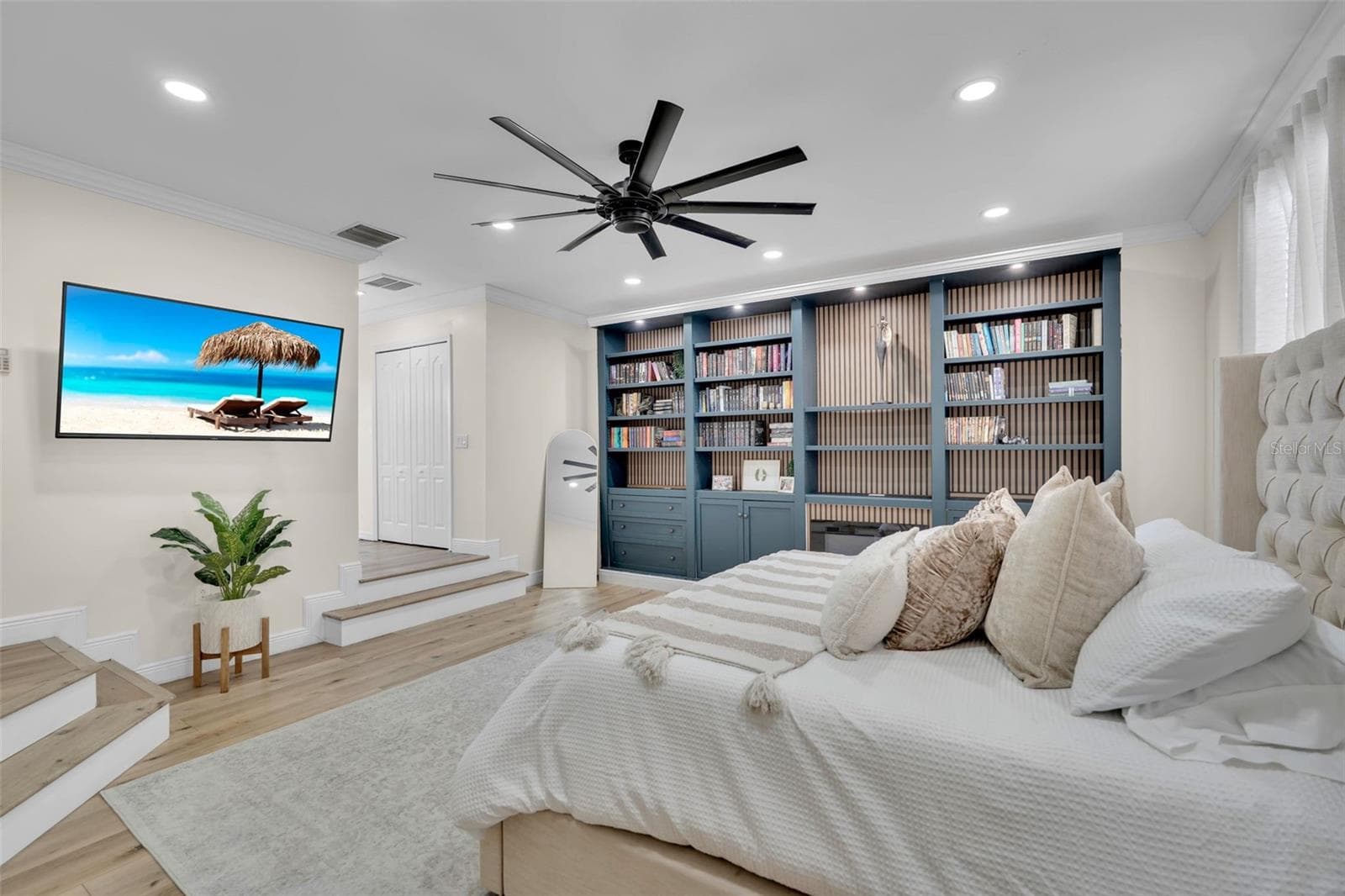 1250 Loretto Cir photo 3