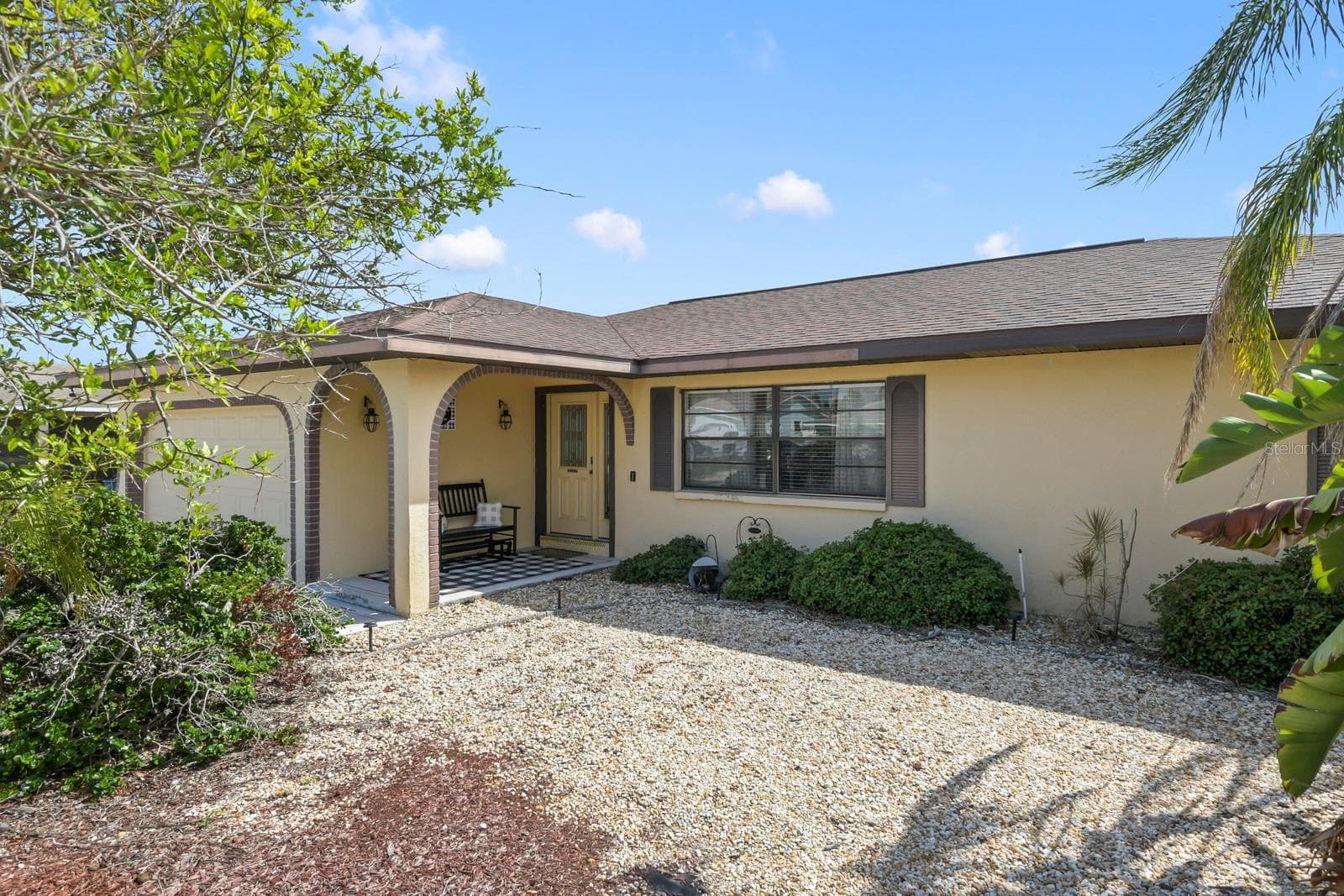 744 Flamingo Dr photo 2