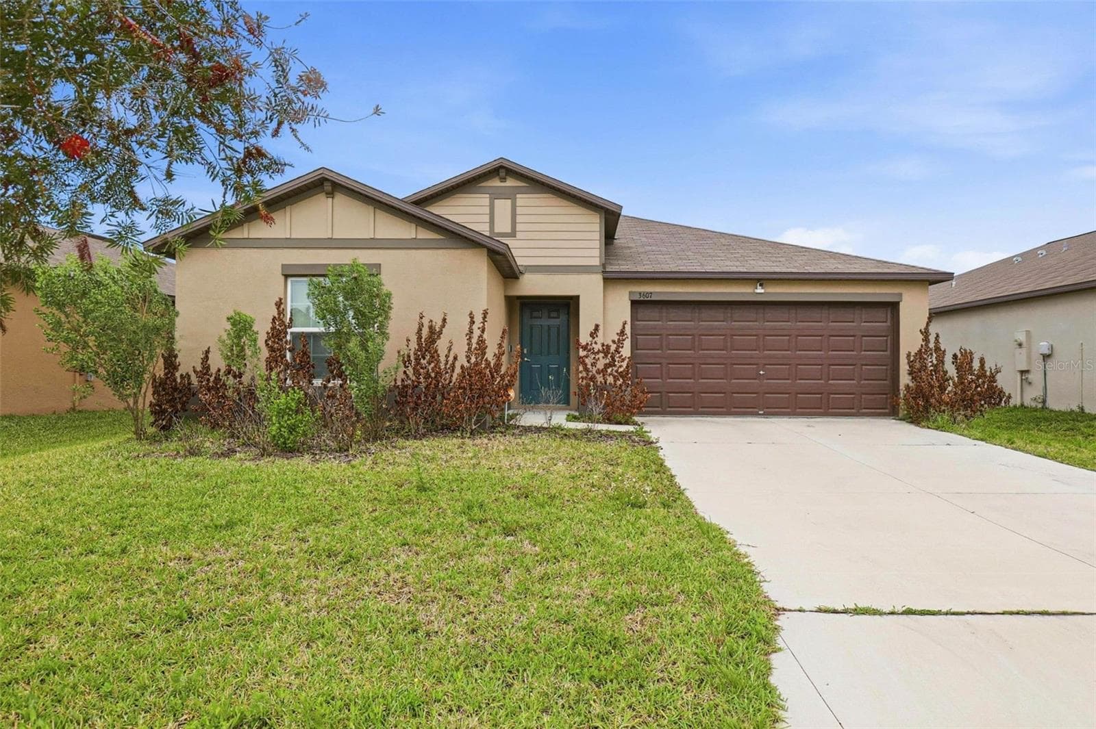 3607 Natural Trace St photo 2