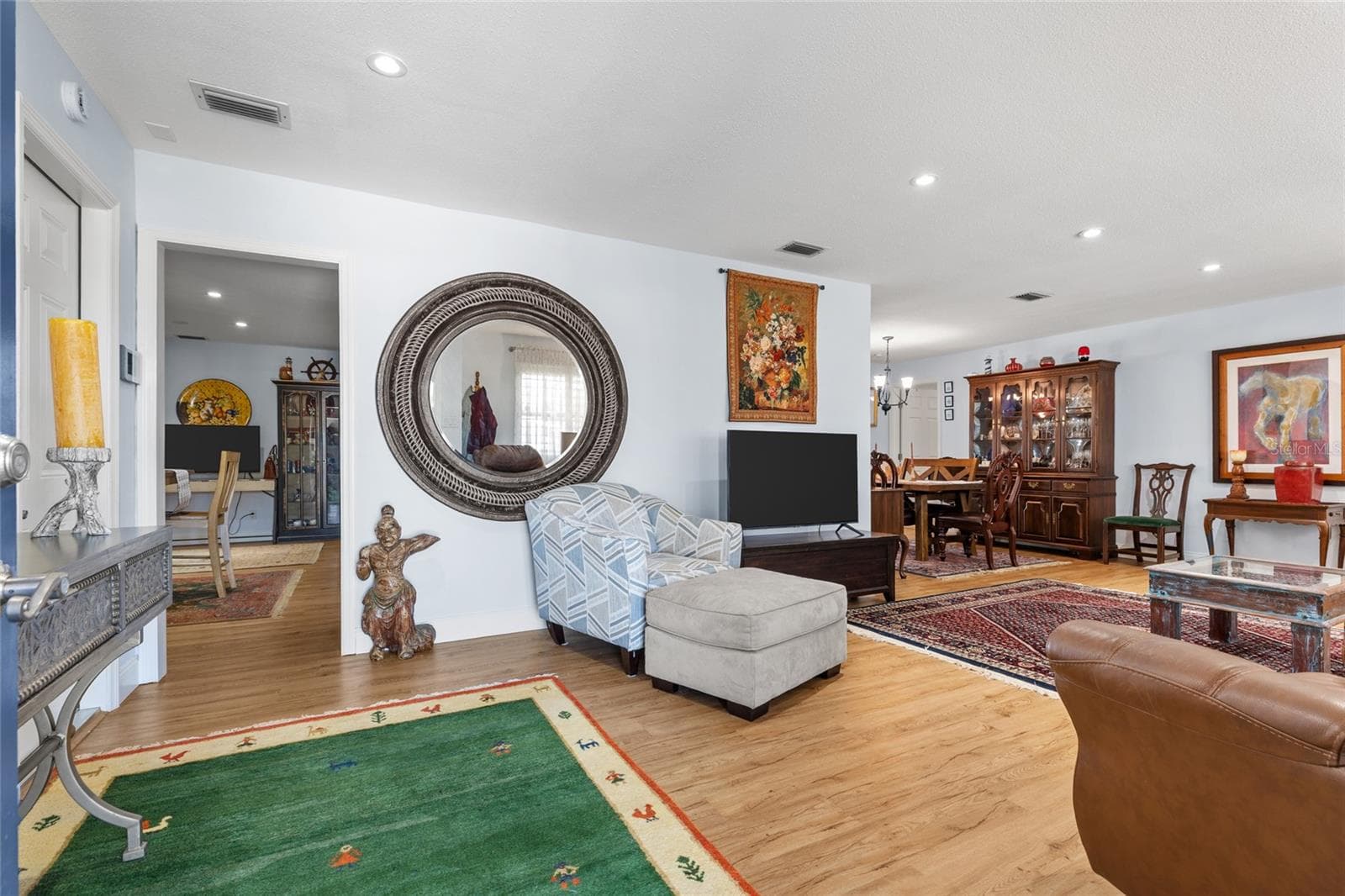 6249 Hillside Ave photo 4