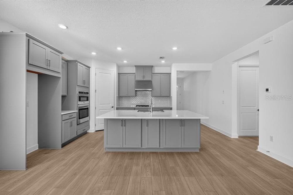 1623 Anson Ln photo 2