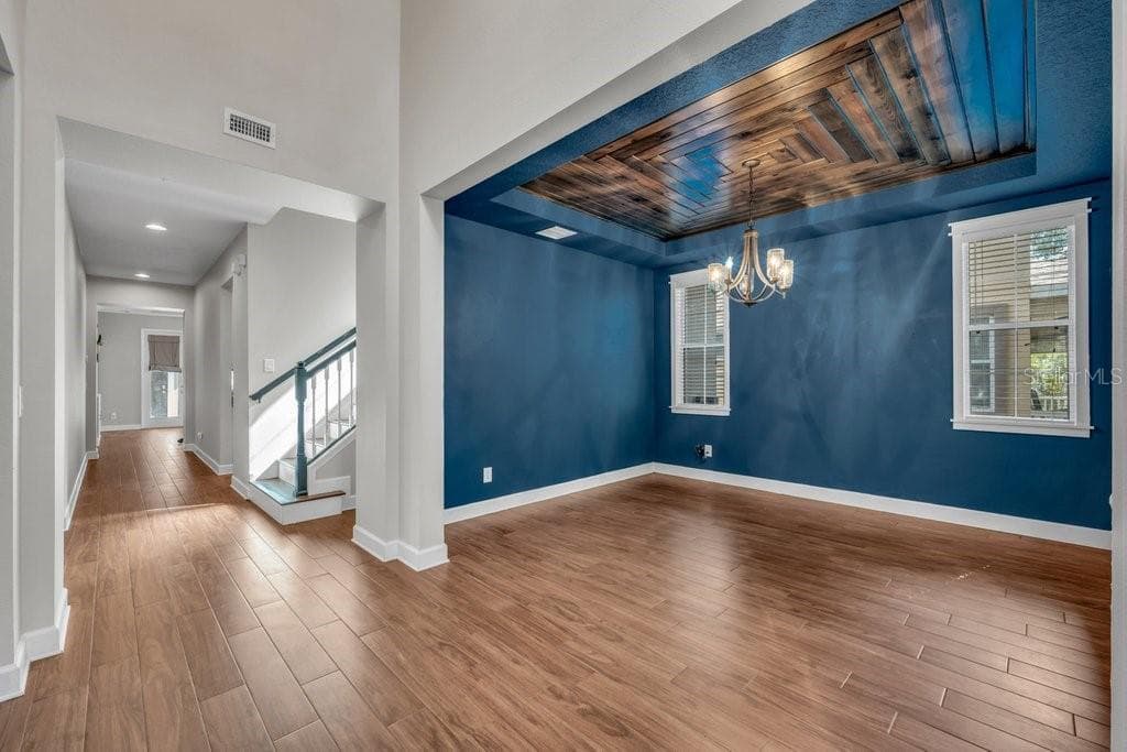 16013 Loneoak View Dr photo 5