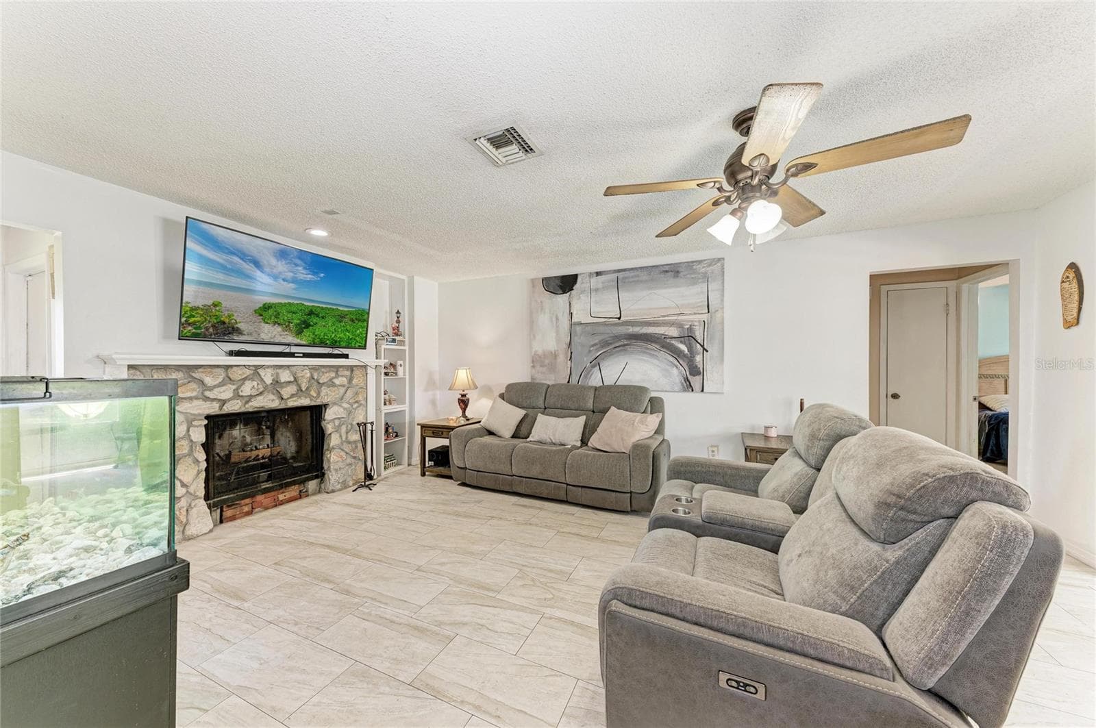 1520 Sunnyhills Dr photo 5