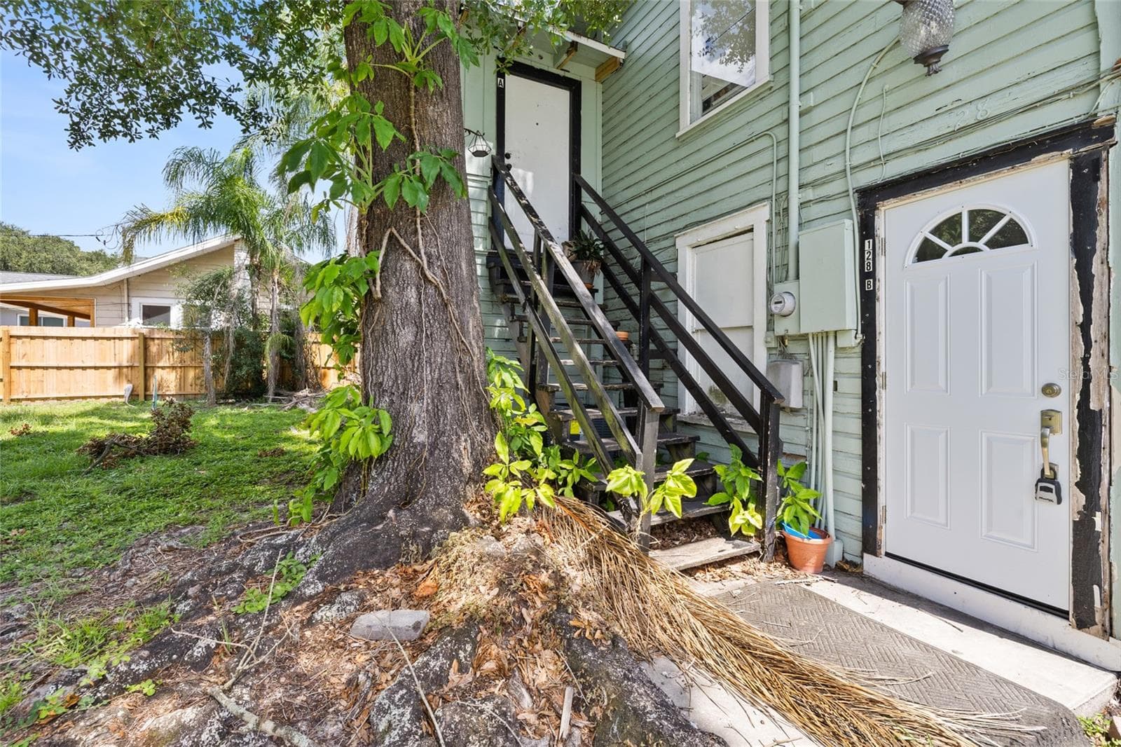 128 W North St photo 4