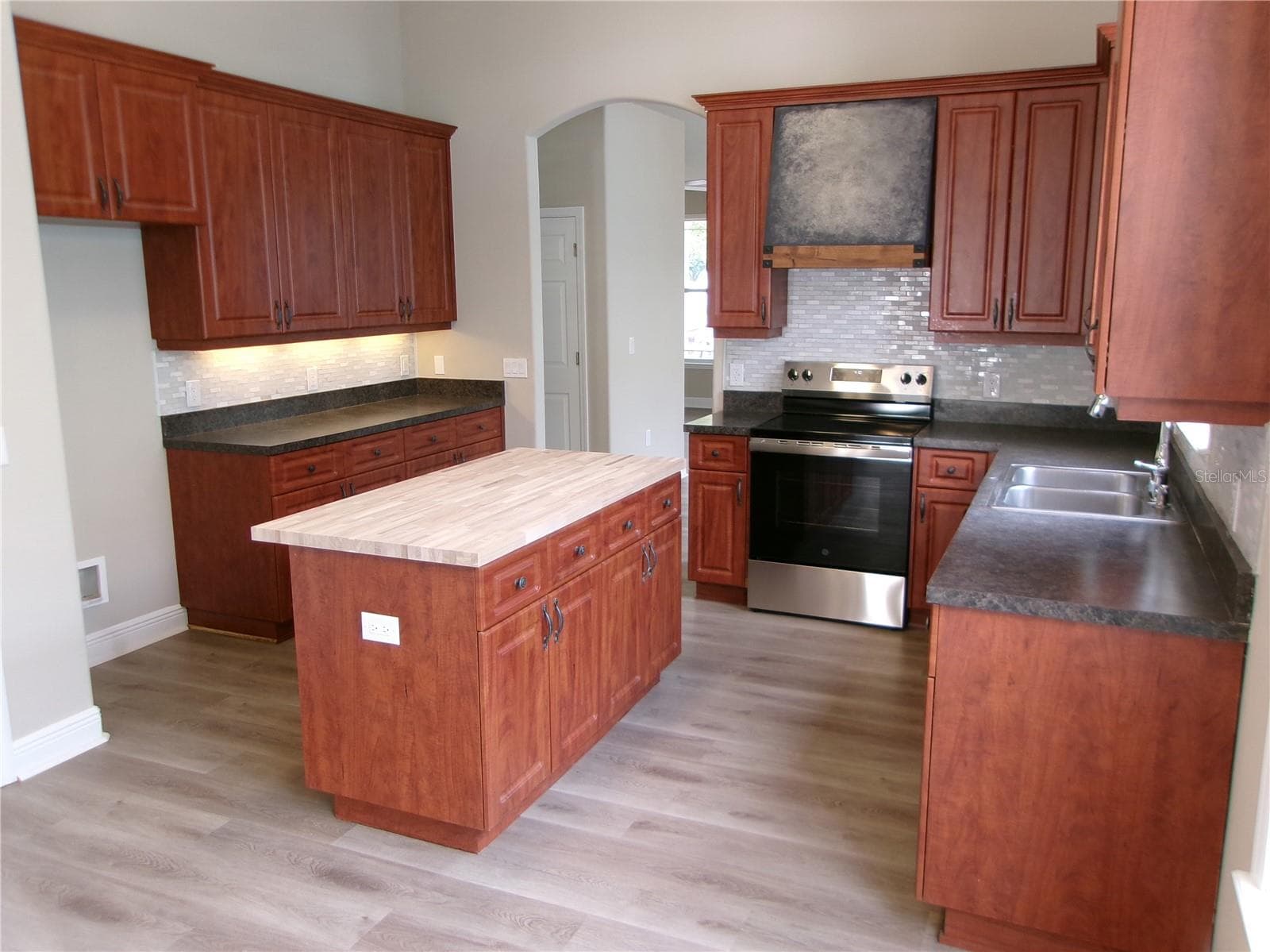 37450 Picketts MILL Ave photo 5