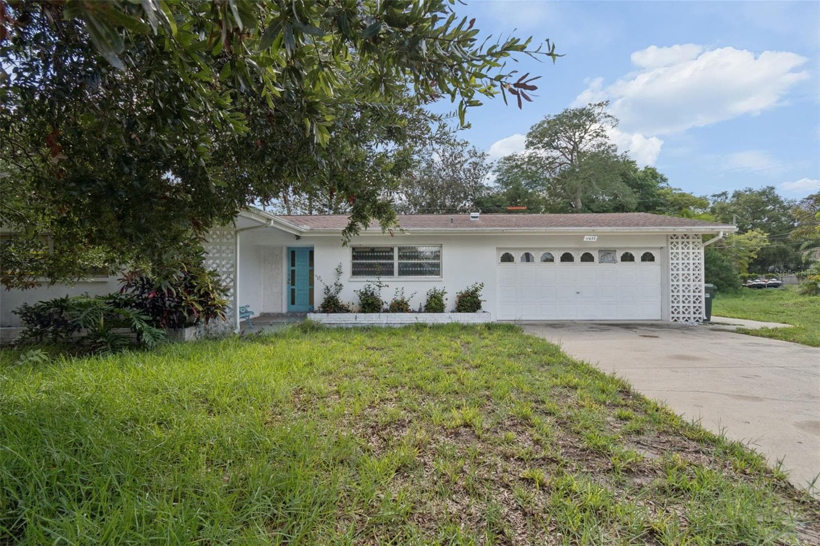 11435 Oval Dr E photo 2