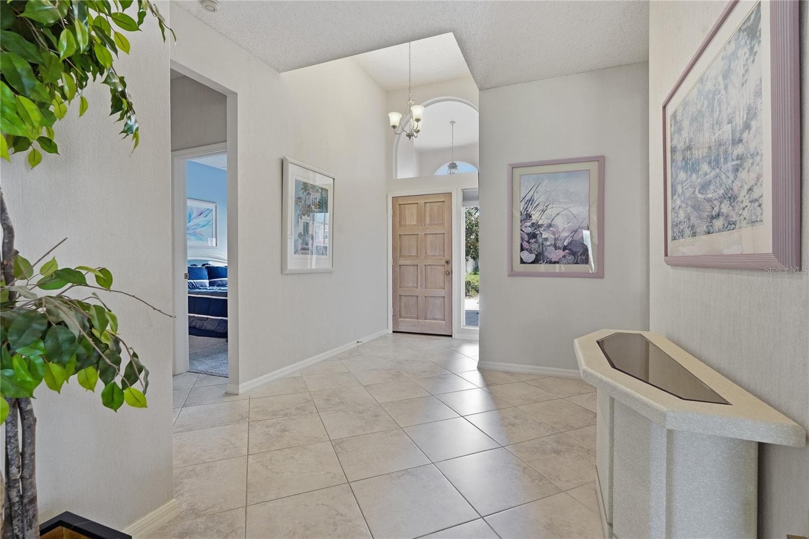 1063 Dartford Dr photo 4