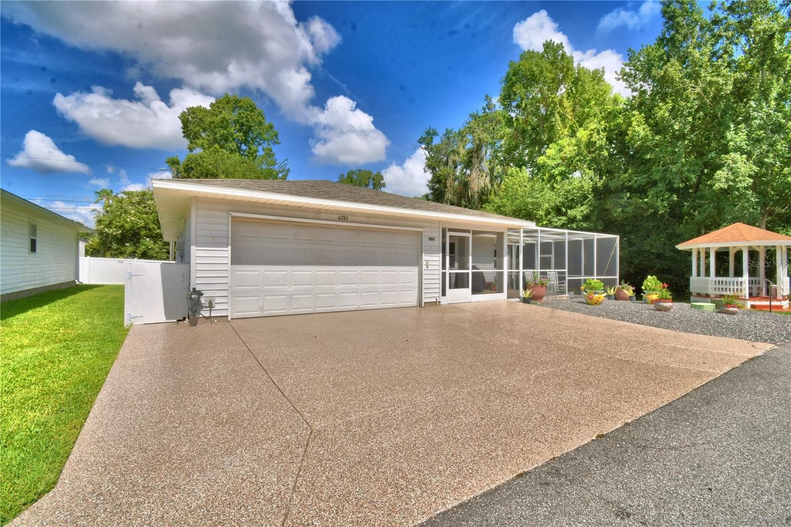 4789 Squire Hollow Dr photo 2