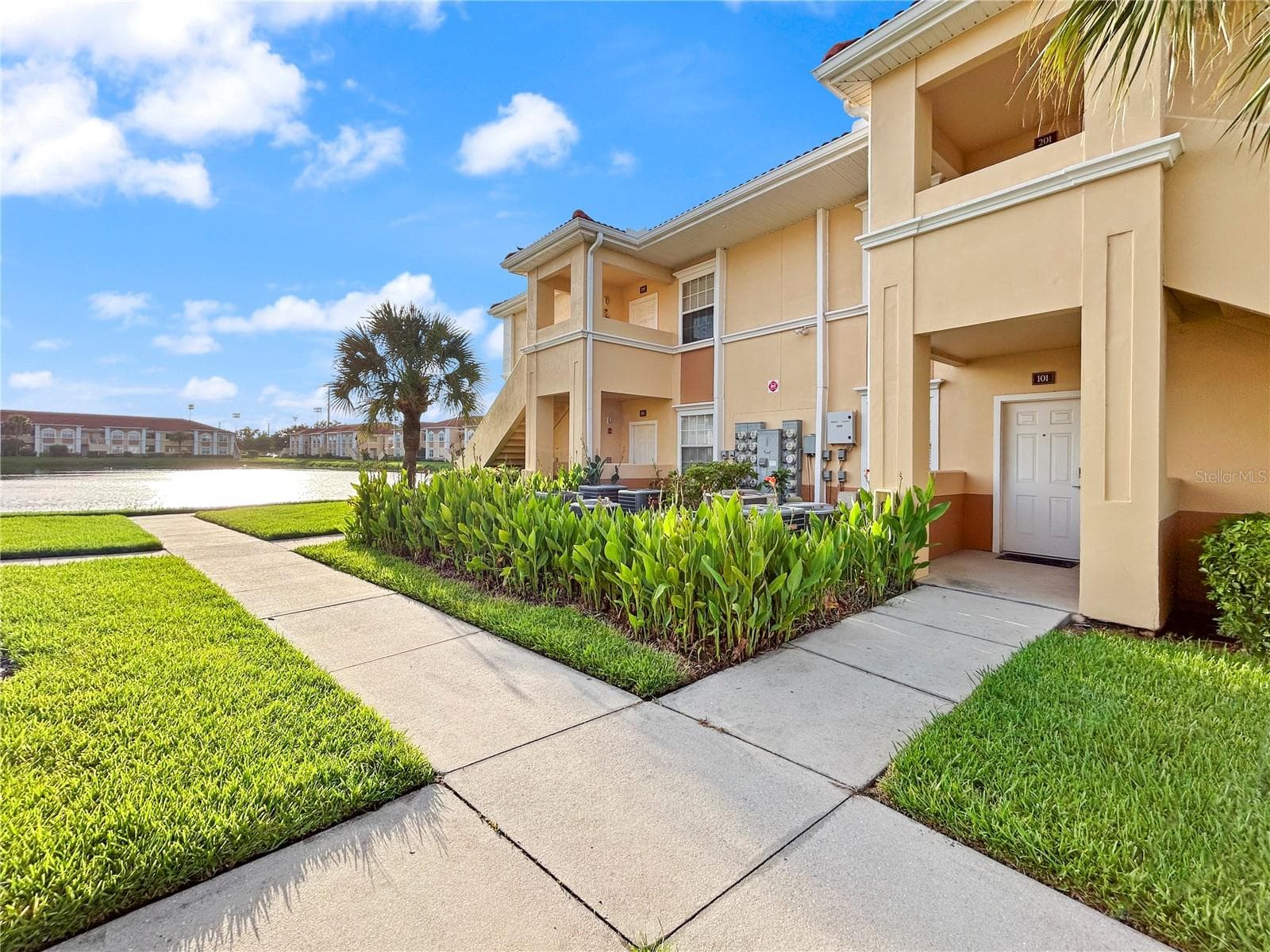 1025 Villagio Cir #101 photo 2