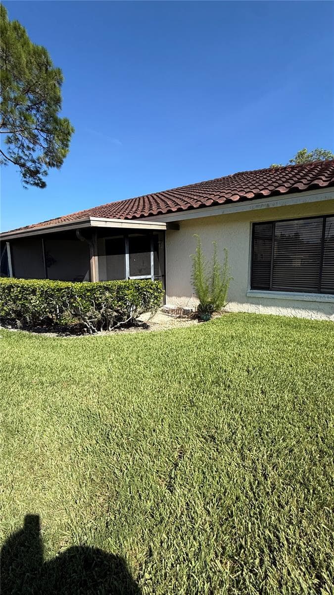 18427 Aintree CT photo 2