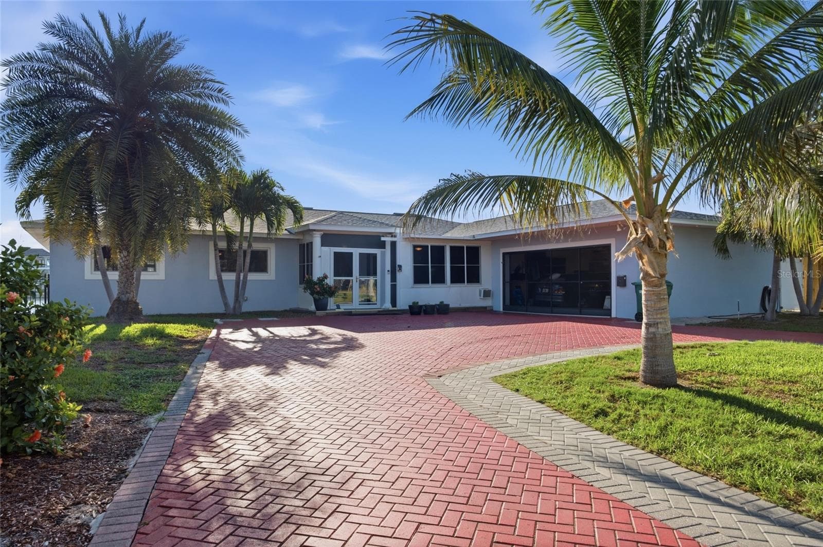 1818 Dolphin Blvd S photo 4