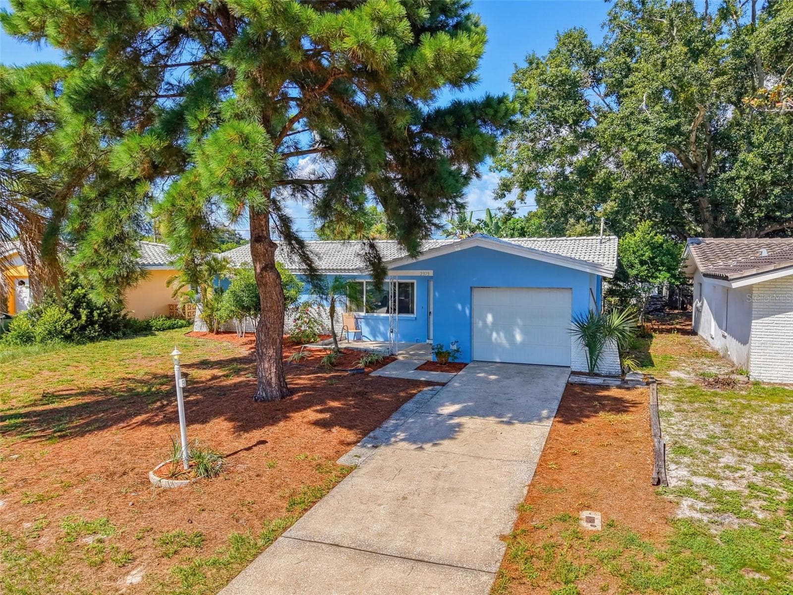 2373 Forest Dr photo 3