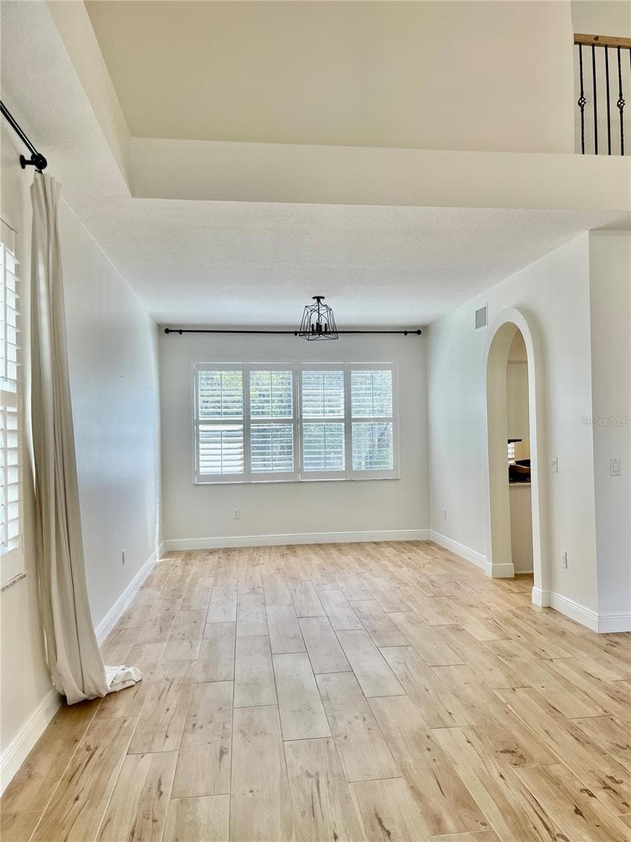 13261 Royal George Ave photo 2