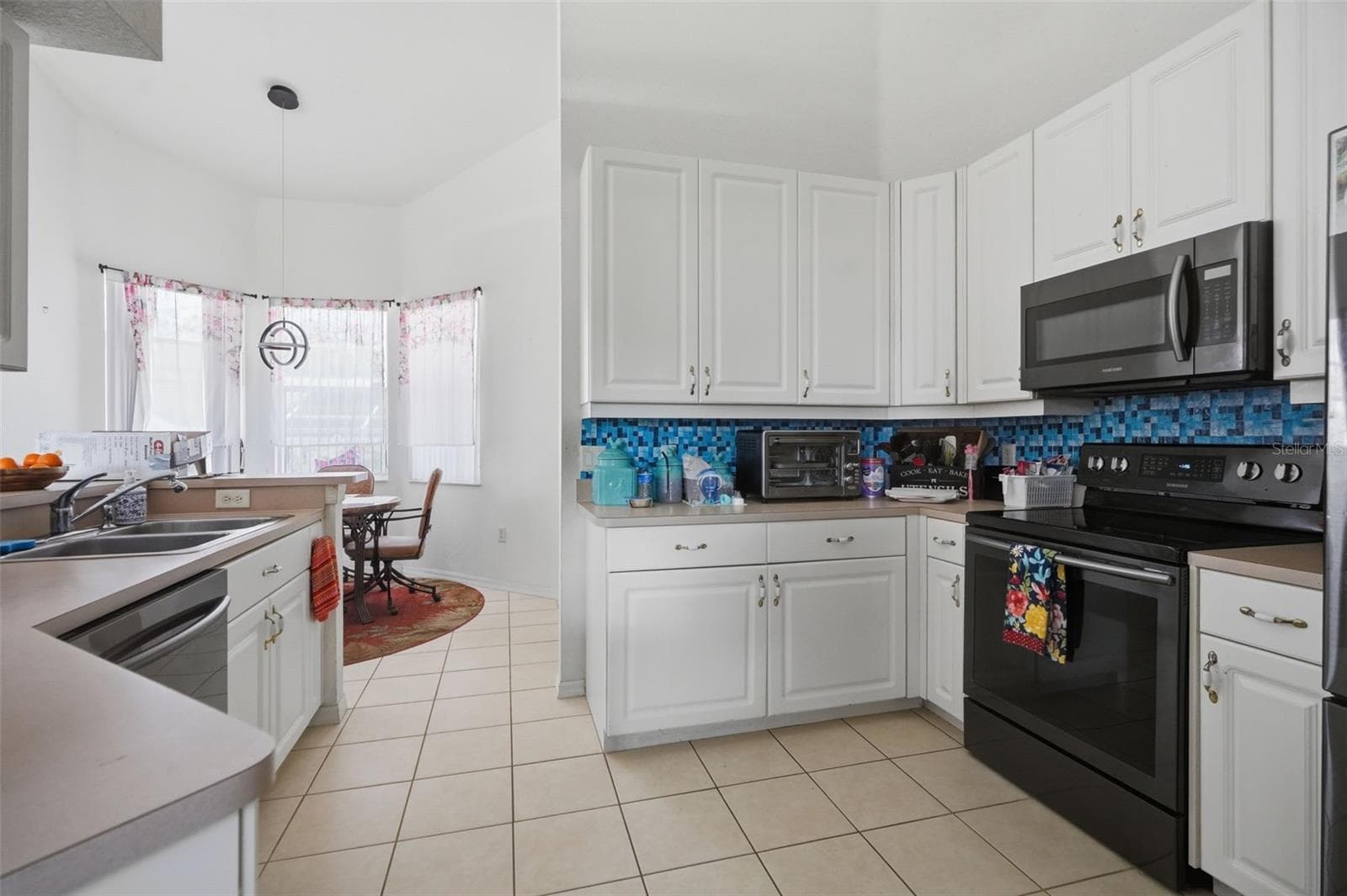15486 Saratoga Dr photo 3