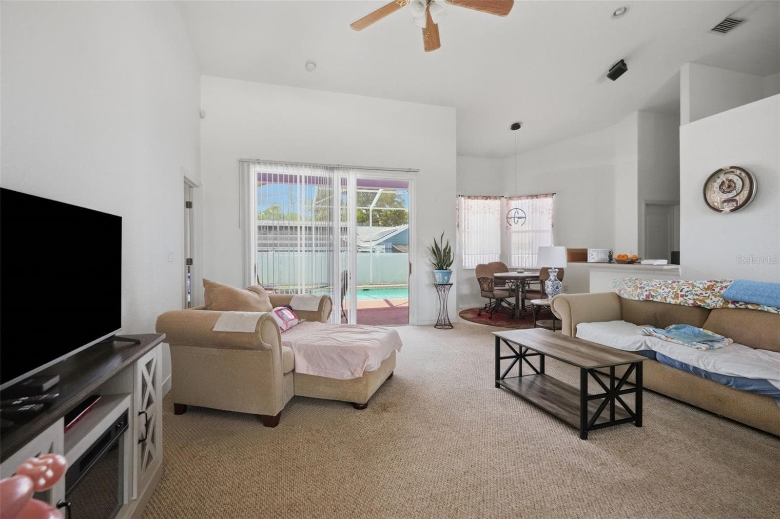 15486 Saratoga Dr photo 4