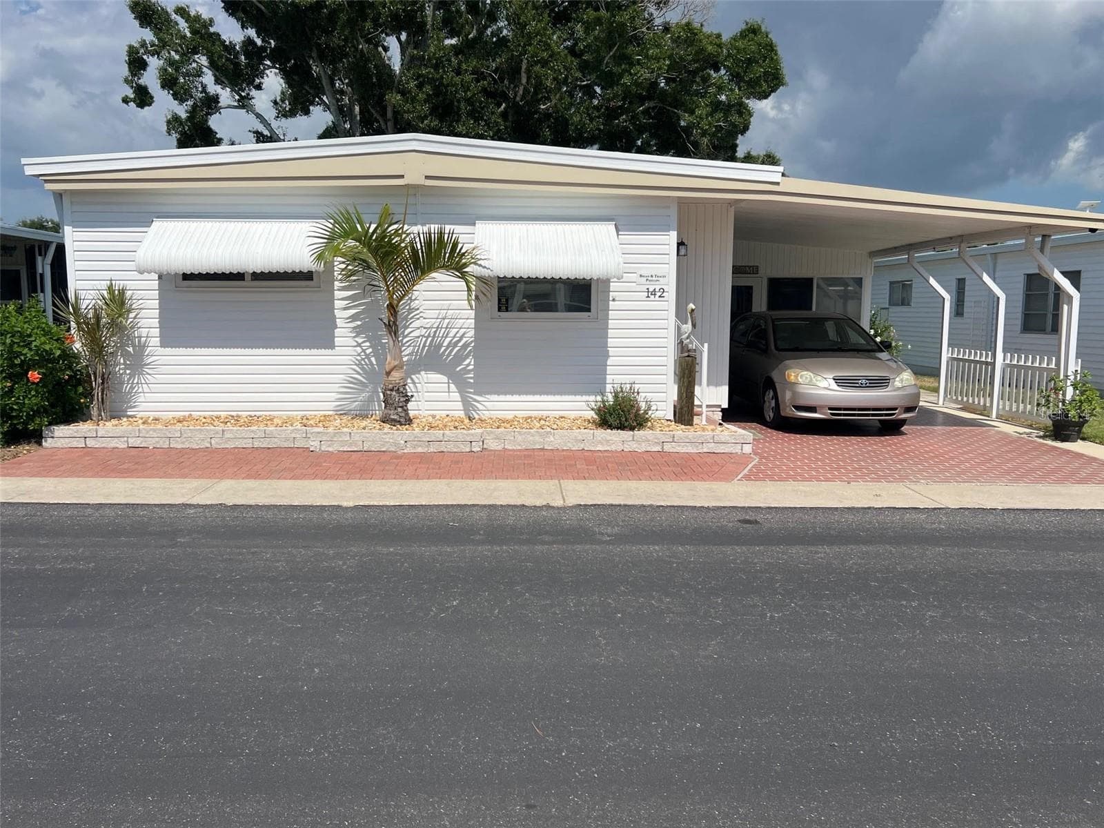 142 Fern Palm St photo 2