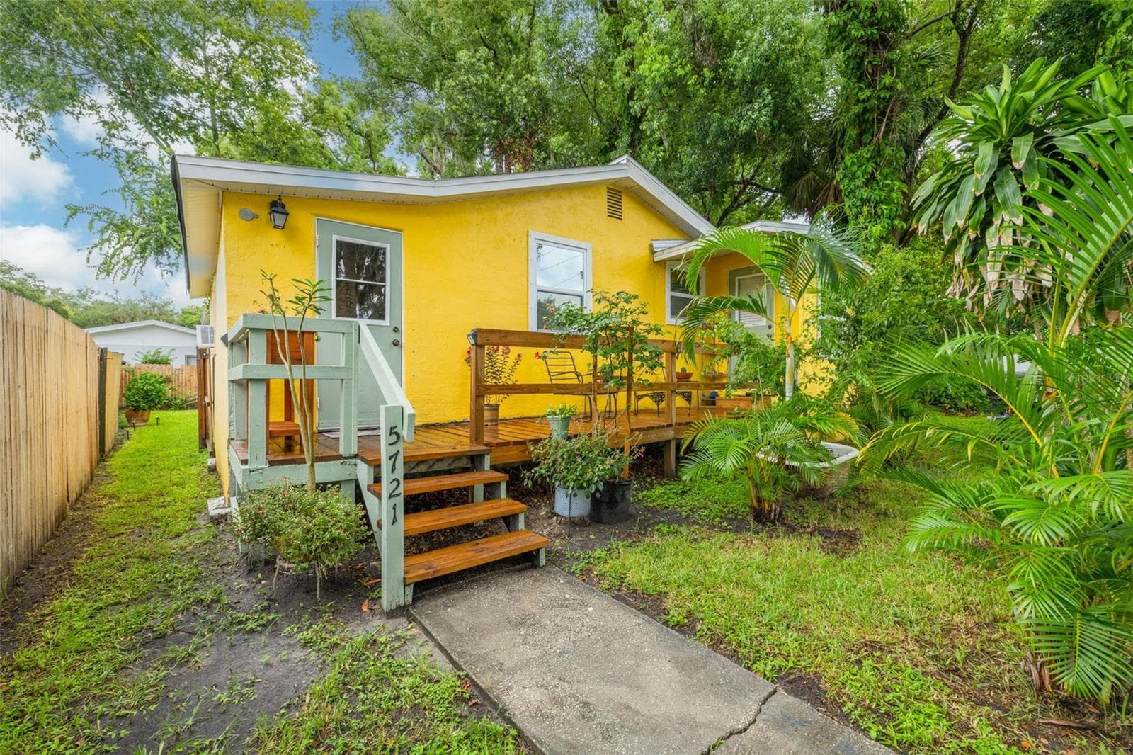 5721 Casson Ave photo 2