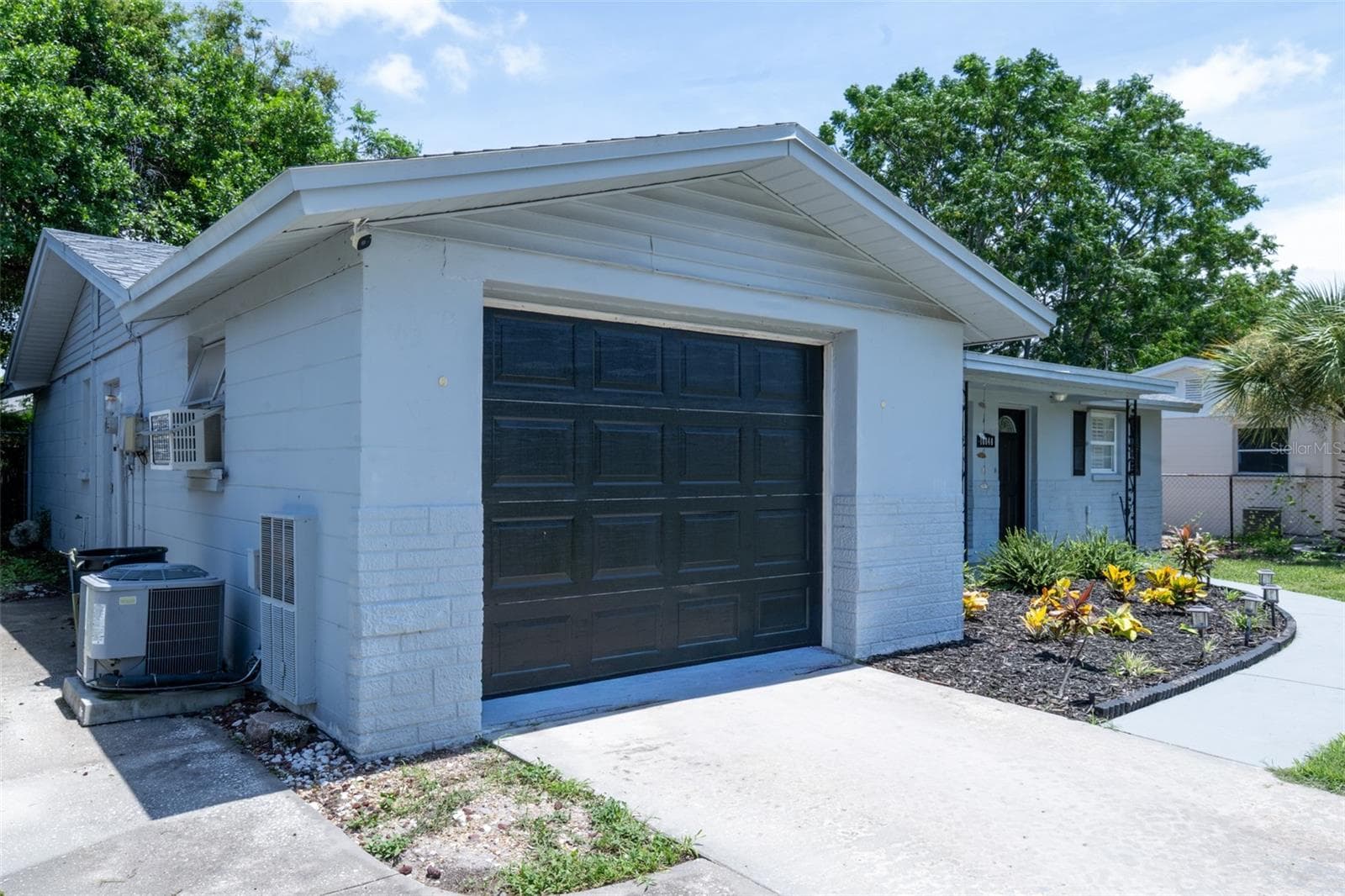 10840 Norwood Ave photo 3