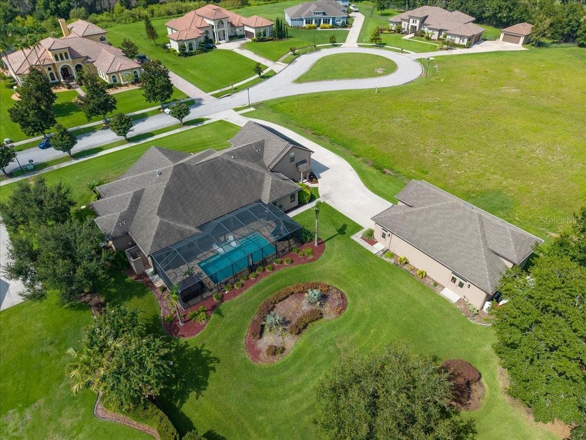408 Hawk Talon Dr photo 3