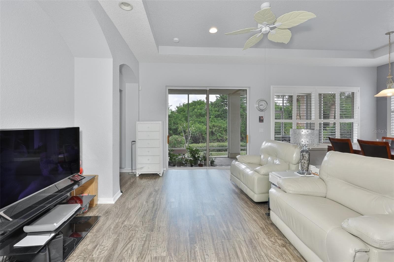 1050 Regal Manor Way photo 3