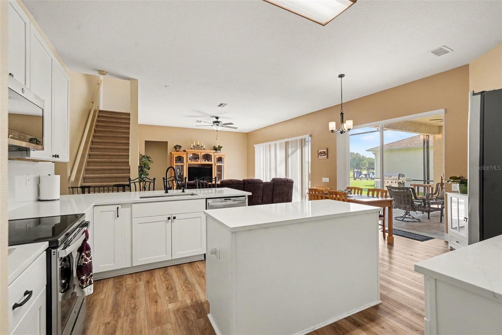25741 Risen Star Dr photo 3