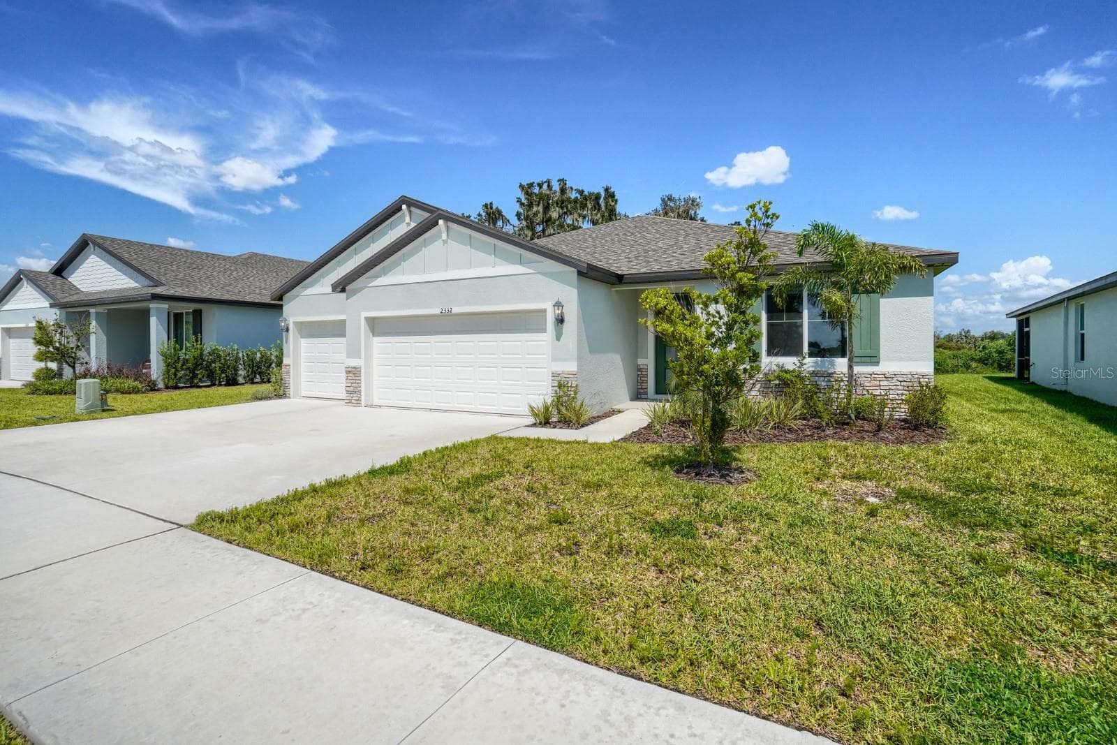 2332 Citrus Bloom Dr photo 2