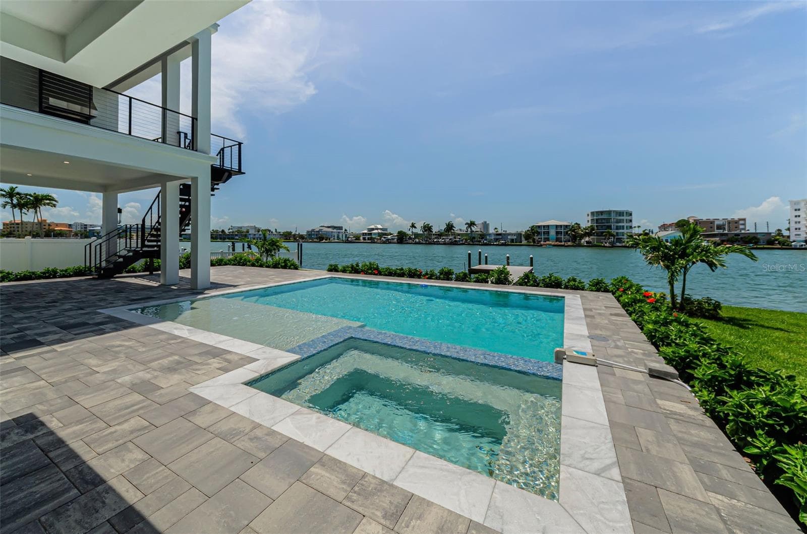 43 Dolphin Dr photo 2