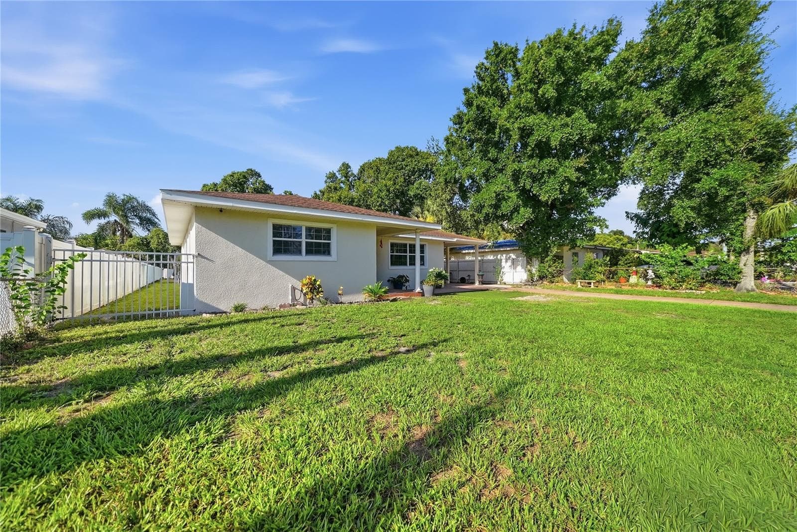 3006 W Saint Conrad St photo 3