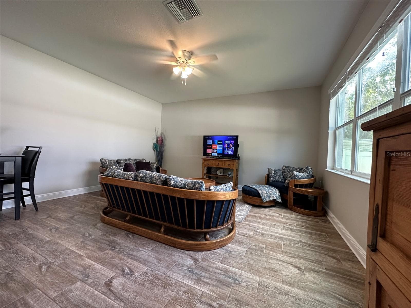 3313 W Walnut St photo 3