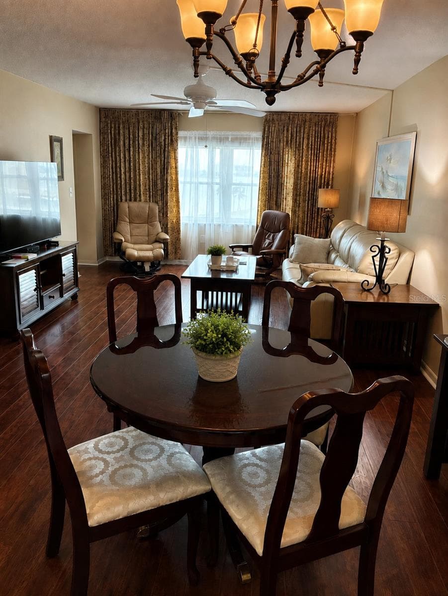 4575 Cove Cir #506 photo 2