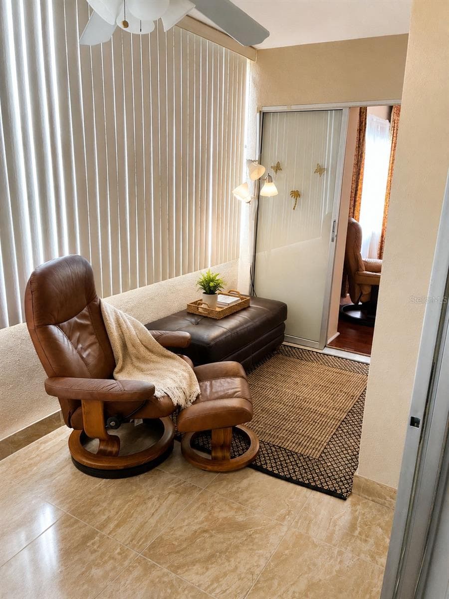4575 Cove Cir #506 photo 3