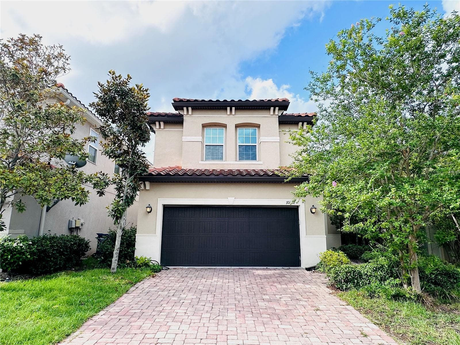 10132 Grand Oak Cir photo 2
