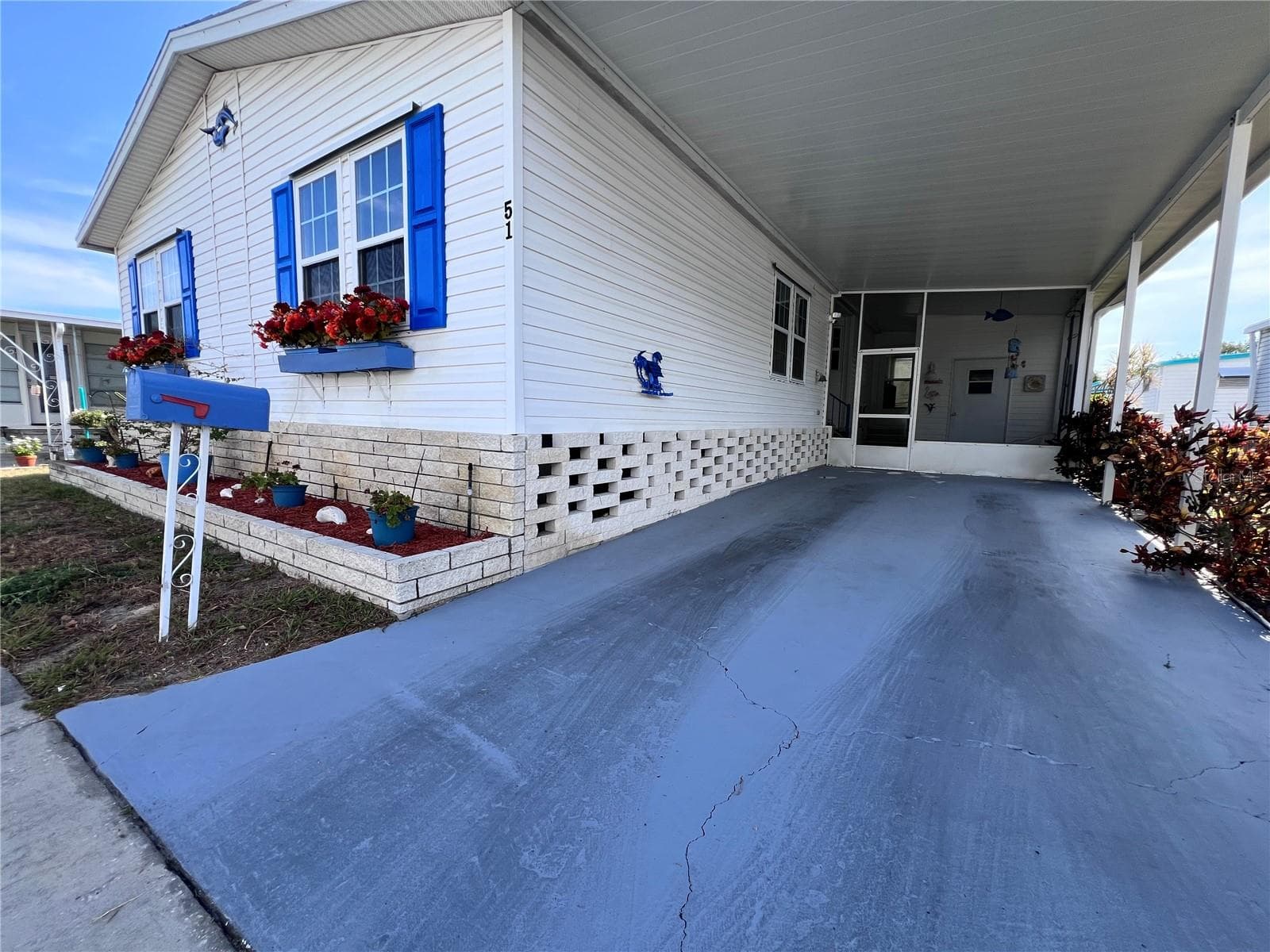 51 Pindo Palm St E photo 2