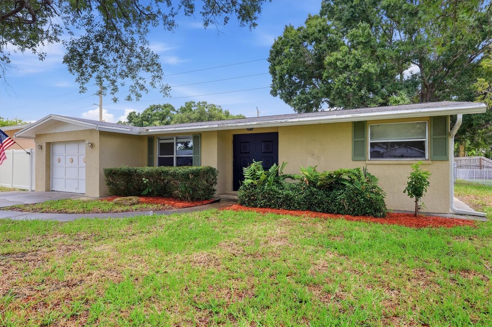 2173 Fiesta Dr photo 4